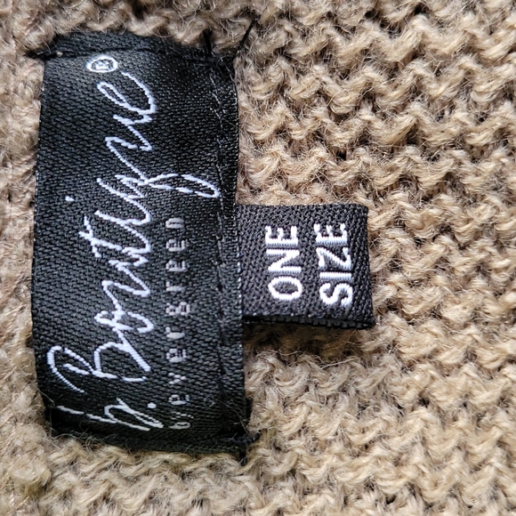 Shawl - Picture 4 of 6